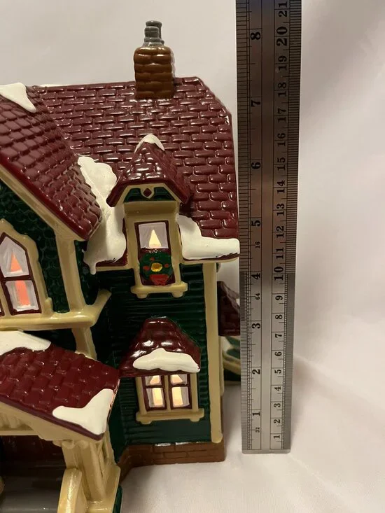 Department 56 Snow Village – Hartford House – Lighted Building – Original Box - Picture 11 of 15